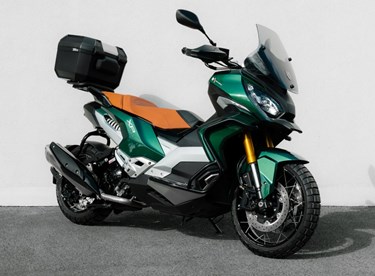 Peugeot XP400 LIP - Uhrenkunst trifft Roller