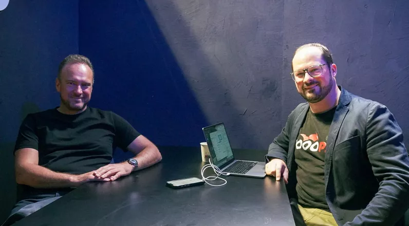 A BMW Motorrad vezetője, Markus Flasch Pokyval beszélgetett a 1000PS-től az R 1300 GS tapasztalatairól, az új F 450 GS-ről, Toprak távozásáról és a BMW motorsport jövőjéről – beleértve a MotoGP kérdését is.