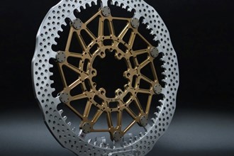 Galfer erweitert Floatech Bremsscheiben um Kashima-Coating