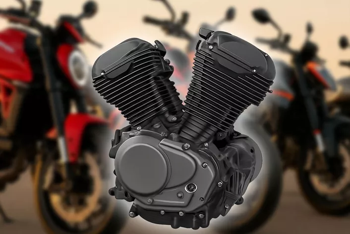 Kaum zu glauben, aber echte V2 Naked Bikes sind fast verschwunden. Nur wenige Modelle überleben das Jahr 2025 - jedes davon mit einer ganz eigenen Geschichte. Welche Motorräder die letzten Vertreter dieser Ära sind, erfährst du hier.