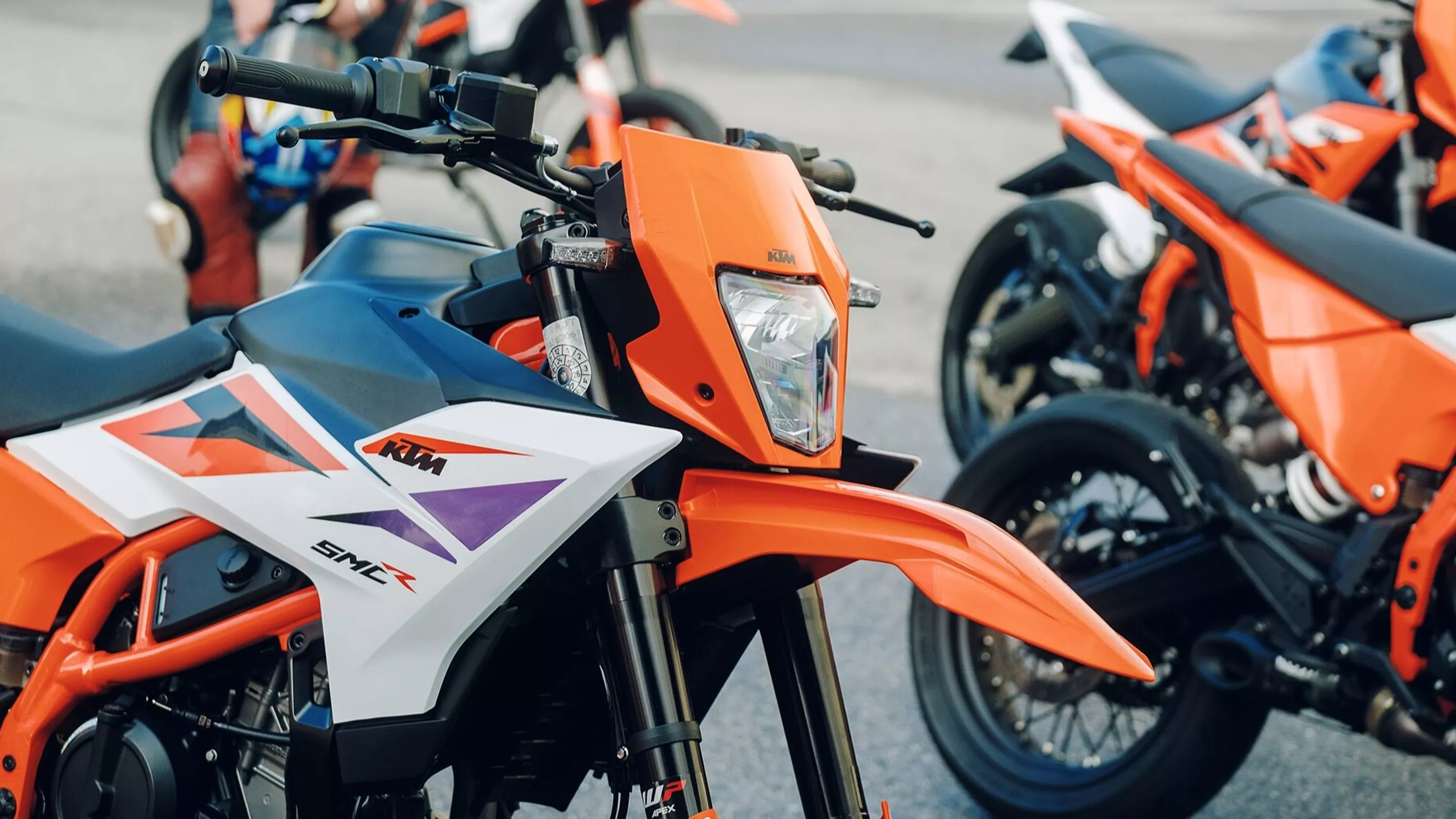 KTM 390 SMC R vs 690 SMC R – welche Supermoto macht mehr Sinn? KTM 390 SMC R vs 690 SMC R – welche Supermoto macht mehr Sinn?