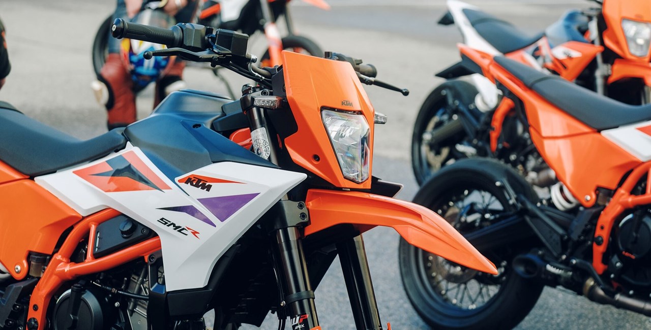 KTM 390 SMC R vs 690 SMC R – welche Supermoto macht mehr Sinn?