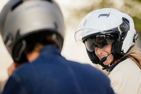 SENA Outstar 2 Helm – Jethelm mit integriertem Intercom-System