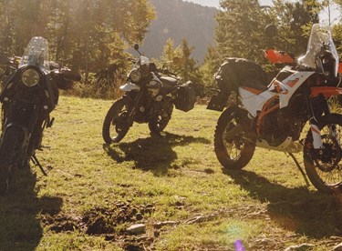 A2-Reiseenduro Test: KTM 390 ADV R, Himalayan 450, Brixton Storr