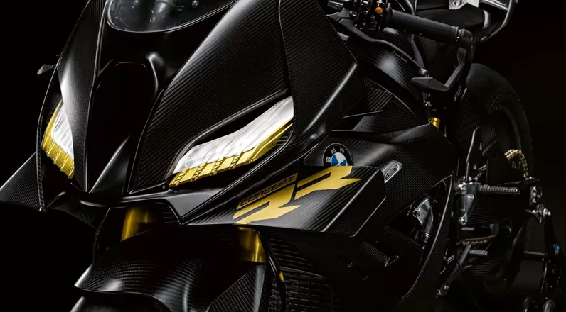 O mundo das motos do futuro já se revela extremamente inovador hoje: cinco espetaculares motos conceito definem o ritmo para 2026 - desde superesportivas V4, passando por potências híbridas, até scooters futuristas com capota. Analisamos os estudos mais empolgantes e revelamos quais conceitos podem realmente mudar o jogo.