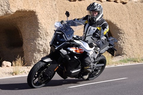 Erster Test der KTM 1390 Super Adventure S EVO 2026