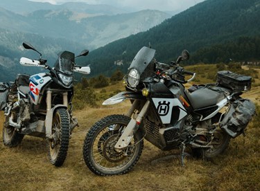 BMW F900GS vs. Husqvarna Norden 901 Expedition: Offroad-Vergleich