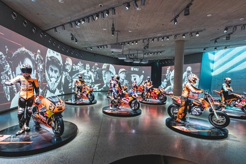 KTM Motohall startet 2026 mit Racing Heroes Events
