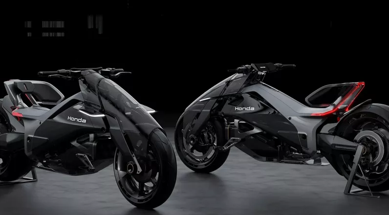 A Honda az EV Outlier Concepttel a 2025-ös Japan Mobility Show-on egy olyan elektromos motorkerékpárt mutatott be, amely szakít a hagyományos konvenciókkal, és új utakat nyit meg a dizájn és a vezetési élmény terén.