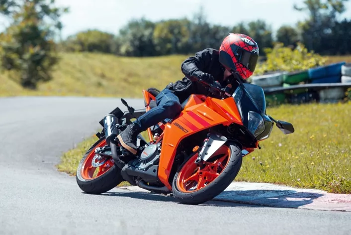 KTM har bekräftat att RC 390, efter mer än ett decennium, tas bort från försäljningsprogrammen i Europa, Storbritannien och andra internationella marknader.