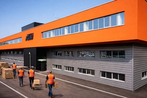 KTM Stellenabbau 2026: Bajaj Mobility setzt 500 Mitarbeiter frei