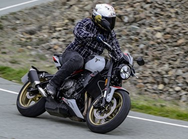 Triumph Trident 800 Test: Erste Fahrt mit dem neuen 800er-Triple