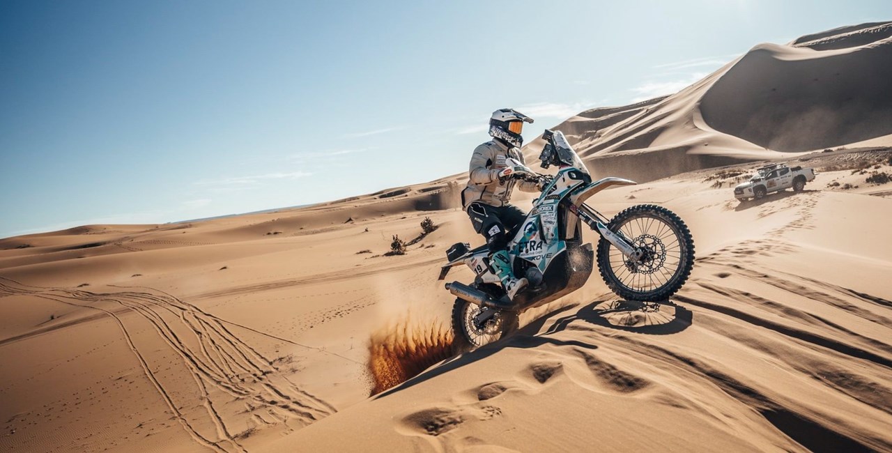 Africa Eco Race 2026 Etappe 2: Kampf gegen Elemente & Navigation