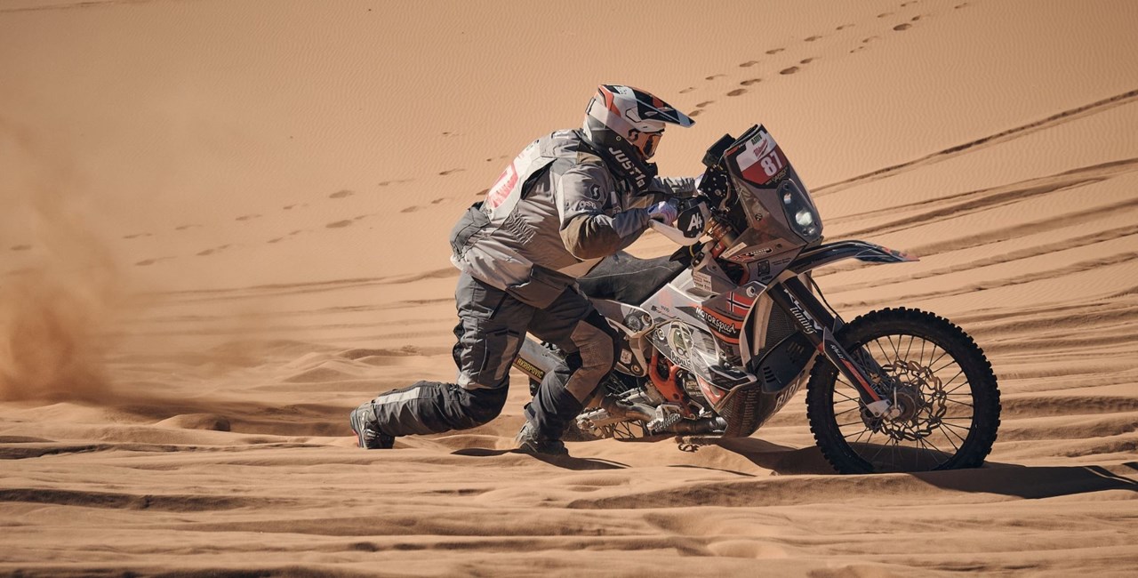 Africa Eco Race Etappe 3: Navigations-Challenge in hartem Terrain