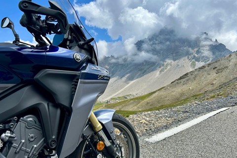 Mit der Yamaha Tracer 9 GT+ auf der Grand Alp Tour