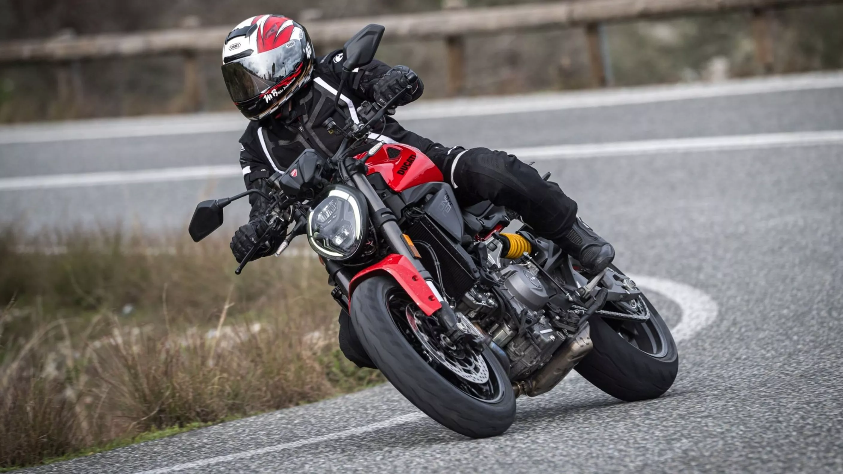 Ducati Monster 2026 : Nouvelle puissance V2 et retour à l'essence Ducati Monster 2026 : Nouvelle puissance V2 et retour à l'essence