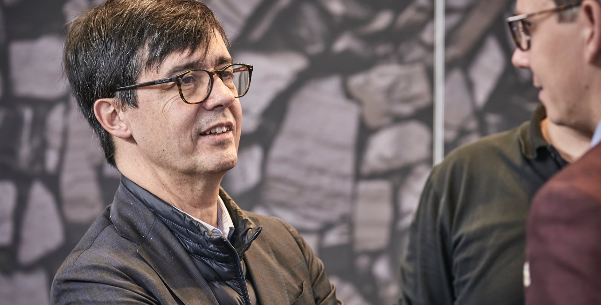 Zero Motorcycles, a pioneer in electric two-wheelers, is using the 2026 model year for a strategic relaunch: larger batteries, faster charging options, new software strategies – and, for the first time, an A1 scooter specifically tailored to the European market. Pierre-Martin Bos, an experienced automotive executive, is taking over the company's leadership, while Ralf Czaplinski is responsible for strategic development in Europe, with a focus on the German and Austrian markets. In an in-depth interview with 1000PS, both speak candidly about the strengths and weaknesses of previous Zero models, pricing realities, charging infrastructure, Cypher software, new target groups – and why Zero continues to consistently deliver on its premium performance promise despite growing competition from China and India.