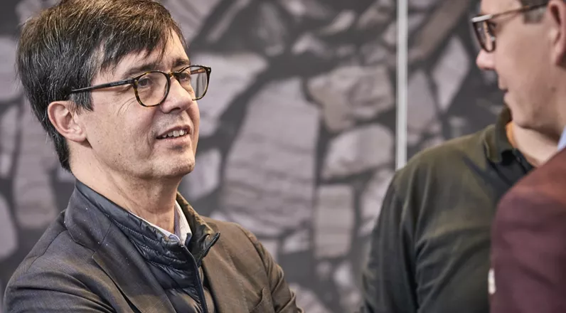 Zero Motorcycles, a pioneer in electric two-wheelers, is using the 2026 model year for a strategic relaunch: larger batteries, faster charging options, new software strategies – and, for the first time, an A1 scooter specifically tailored to the European market. Pierre-Martin Bos, an experienced automotive executive, is taking over the company's leadership, while Ralf Czaplinski is responsible for strategic development in Europe, with a focus on the German and Austrian markets. In an in-depth interview with 1000PS, both speak candidly about the strengths and weaknesses of previous Zero models, pricing realities, charging infrastructure, Cypher software, new target groups – and why Zero continues to consistently deliver on its premium performance promise despite growing competition from China and India.