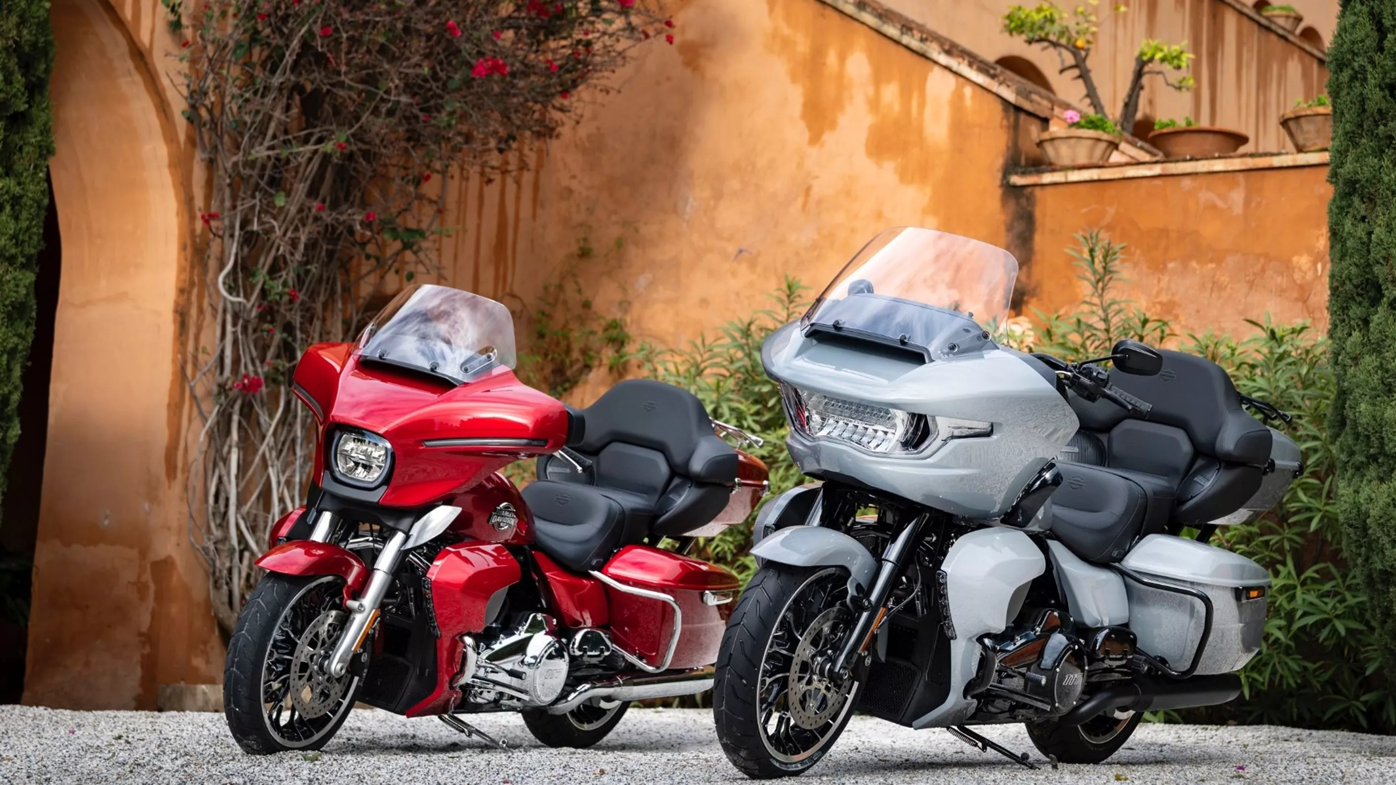 Harley-Davidson Street Glide ve Road Glide Limited VVT ile Harley-Davidson Street Glide ve Road Glide Limited VVT ile