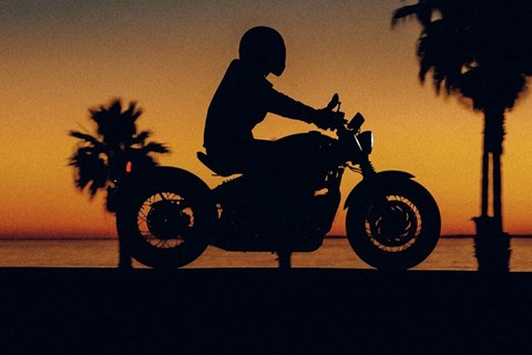 Welche Motorräder mit Solo Sattel 2026 im Trend liegen