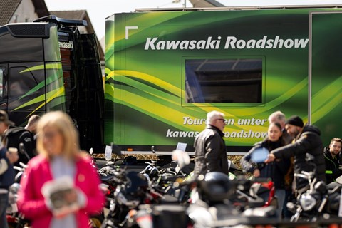 Kawasaki Roadshow 2026 startet mit 11 Modellen