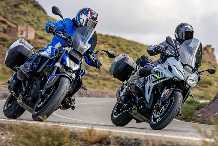 Više prostora ili vitka silueta? Sa Wunderlich X-CASE X30 varijabilnim koferom za BMW R 1300 R i R 1300 RS, obe opcije su moguće. Zahvaljujući integrisanom izvlačenju, zapremina raste sa 20 na 30 litara po strani – i po potrebi se vraća na kompaktne dimenzije.