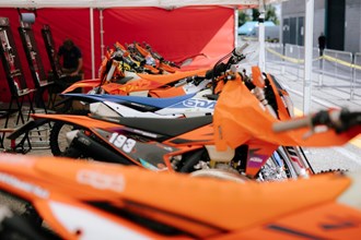 KTM 6DAYS 2026 Portugal: Race Service & Mietpakete