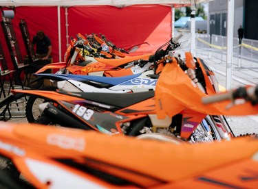 KTM 6DAYS 2026 Portugal: Race Service & Mietpakete