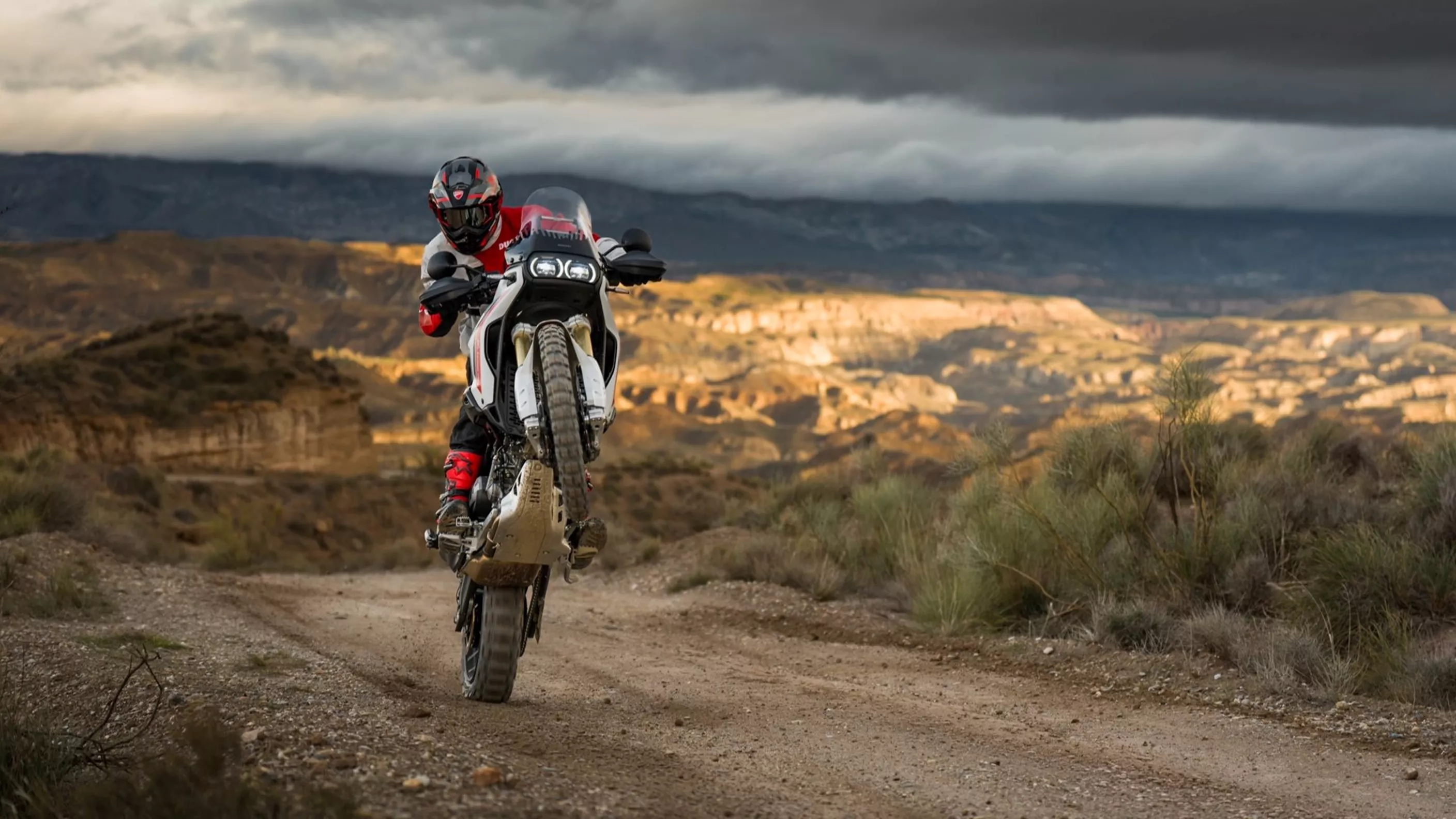 Ducati DesertX 2026 - nieuwe generatie met 890cc V2 gepresenteerd Ducati DesertX 2026 - nieuwe generatie met 890cc V2 gepresenteerd