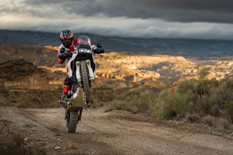 Ducati DesertX 2026 - neue Generation mit 890er V2 präsentiert