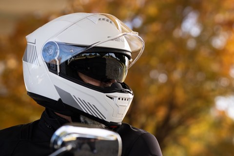 SENA Specter Klapphelm mit integrierter Kommunikation