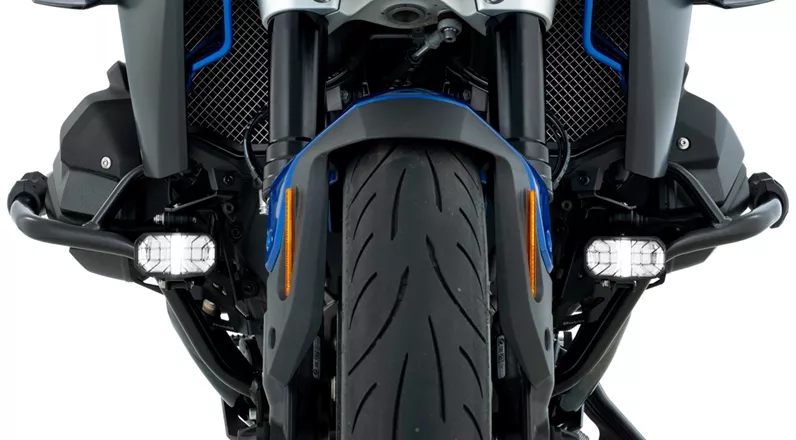 Mehr Licht bedeutet mehr Sicherheit. Mit den neuen Wunderlich MICROFLOOTER 3.0 LED-Zusatzscheinwerfern für BMW R 1300 R und R 1300 RS soll die Fahrbahn deutlich breiter ausgeleuchtet werden. Gleichzeitig verbessert die markante Lichtsignatur laut Hersteller die Sichtbarkeit des Motorrads im Straßenverkehr.