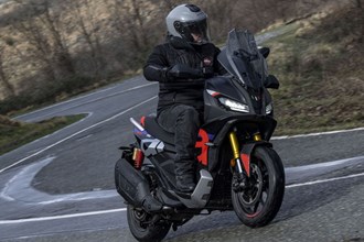 Aprilia SR GT 400 Test 2026 – Sportlicher Crossover-Roller