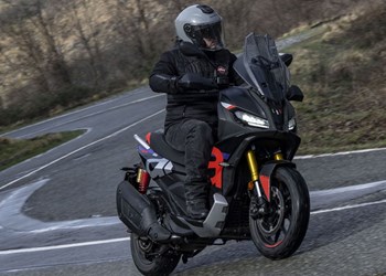 Aprilia SR GT 400 Test 2026 – Sportlicher Crossover-Roller
