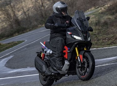 Aprilia SR GT 400 Test 2026 – Sportlicher Crossover-Roller