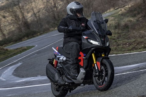 Aprilia SR GT 400 Test 2026 – Sportlicher Crossover-Roller
