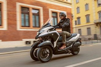 Yamaha Tricity 300 bekommt Airbag von Autoliv ab 2026