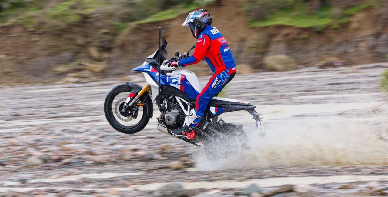 BMW F 450 GS im Test: Siziliens nasse Straßen entlarven alles