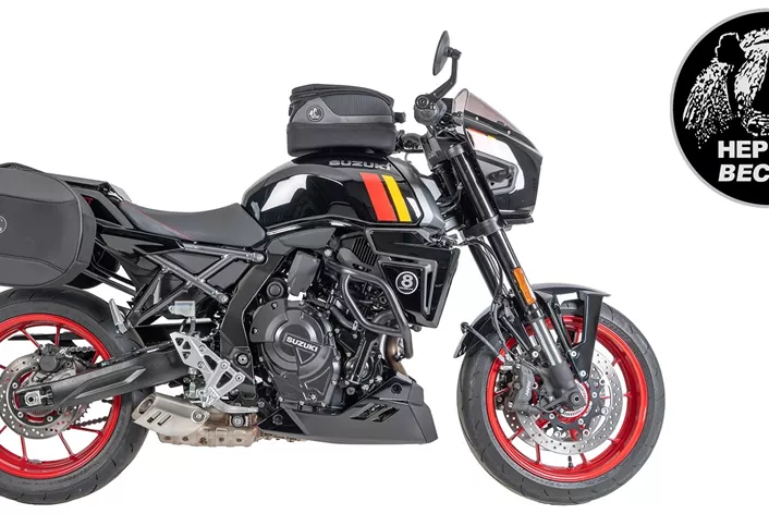 Suzuki GSX-8TT (2025) spojuje klasický design s moderní technologií. S vhodným příslušenstvím od Hepco & Becker se stává univerzálním parťákem pro každodenní jízdy i dlouhé cesty.