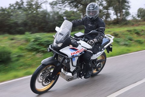 Honda XL750 Transalp 2026 Test mit E-Clutch Update
