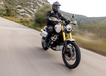 Triumph Scrambler 1200 XE Test 2026 - Stil trifft Performance