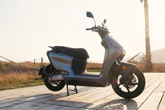 Zero LS1 Test: Elektroroller mit starker Reichweite