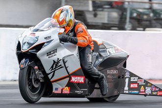Suzuki NHRA 2026: Gadson siegt zum Saisonauftakt