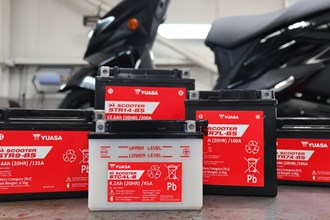 Yuasa erweitert Sortiment mit Scooter-Batteriereihe