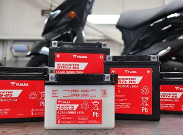 Yuasa erweitert Sortiment mit Scooter-Batteriereihe