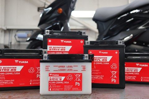 Yuasa erweitert Sortiment mit Scooter-Batteriereihe