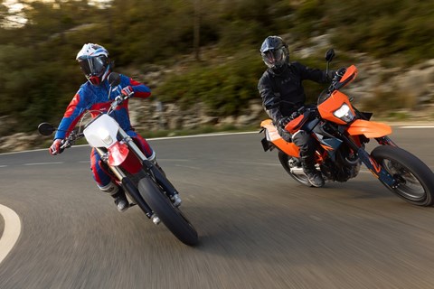 Elektro gegen Einzylinder – Ziel: maximaler Supermoto-Fahrspaß