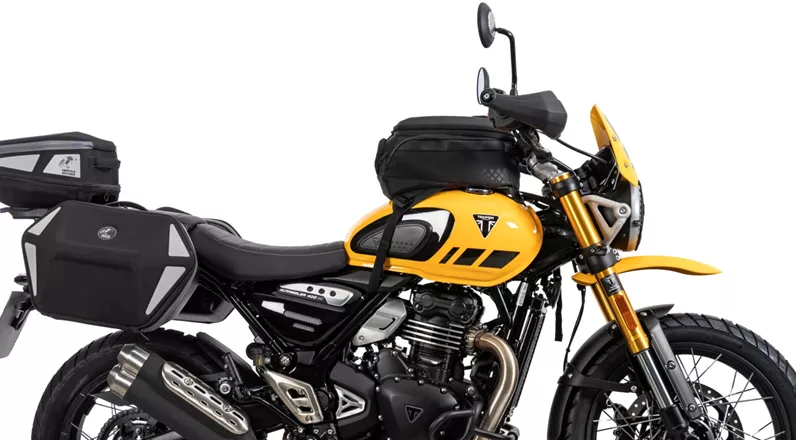 Für die Triumph Scrambler 400 XC erweitert Hepco&Becker das Zubehörprogramm um zahlreiche Komponenten für Gepäck, Komfort und Sicherheit.