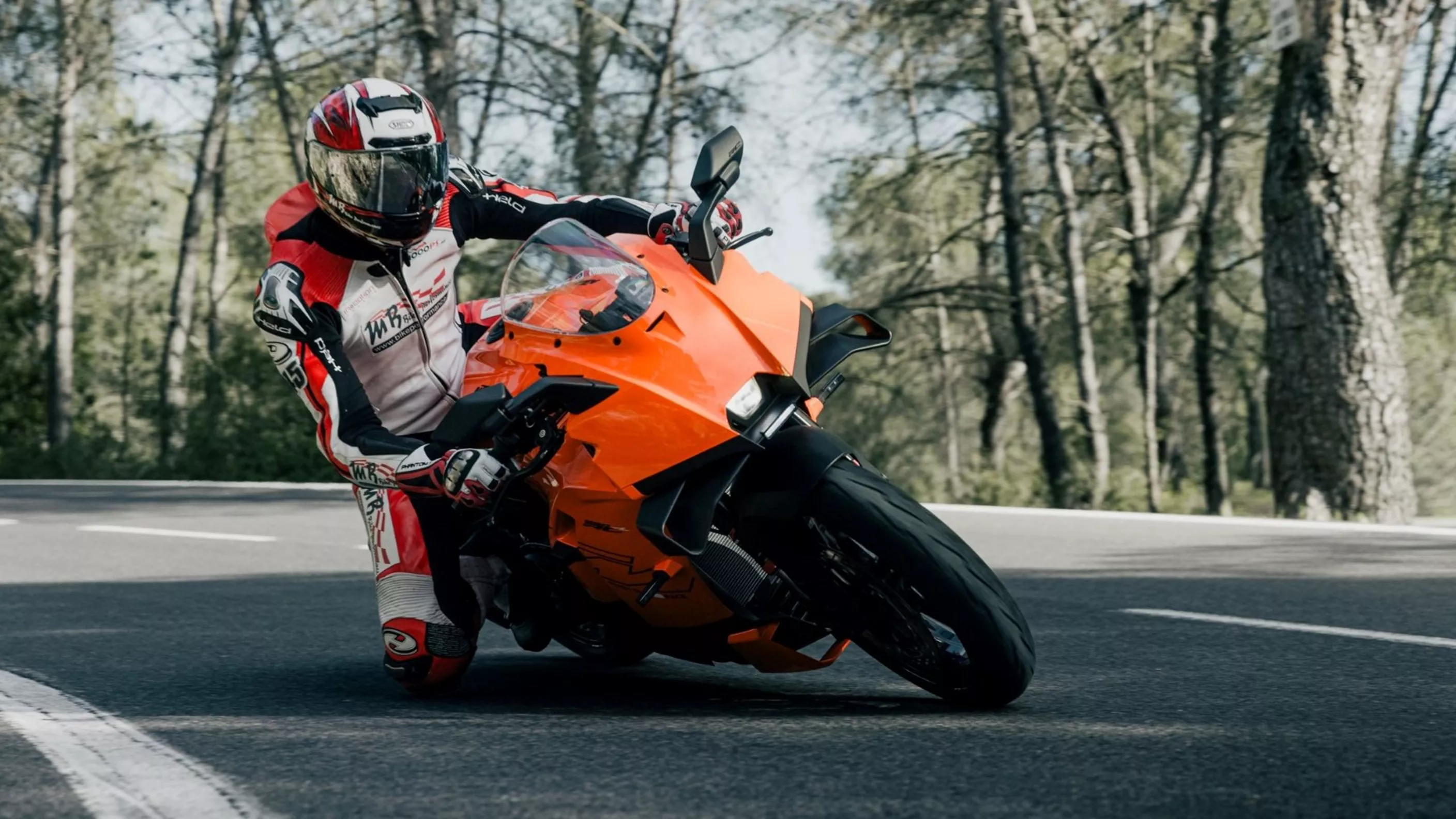 Kann man mit der KTM 990 RC R im Alltag leben oder nur leiden? Kann man mit der KTM 990 RC R im Alltag leben oder nur leiden?