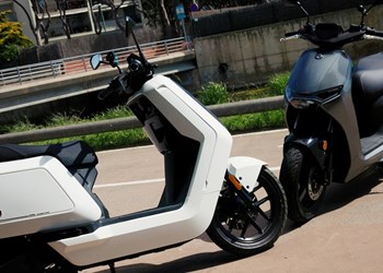 Zero LS1 vs. NIU NQiX 500: Welcher Elektroroller ist besser?